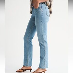 Abercrombie & Fitch The Straight Mid Rise Jeans